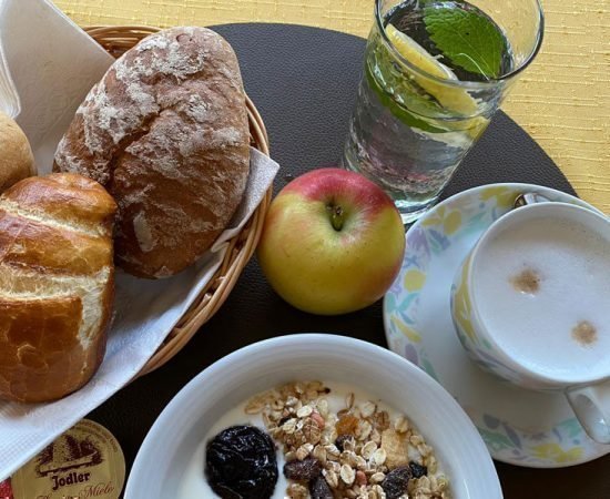 Bed and Breakfast – Gästezimmer im Garni Alpin