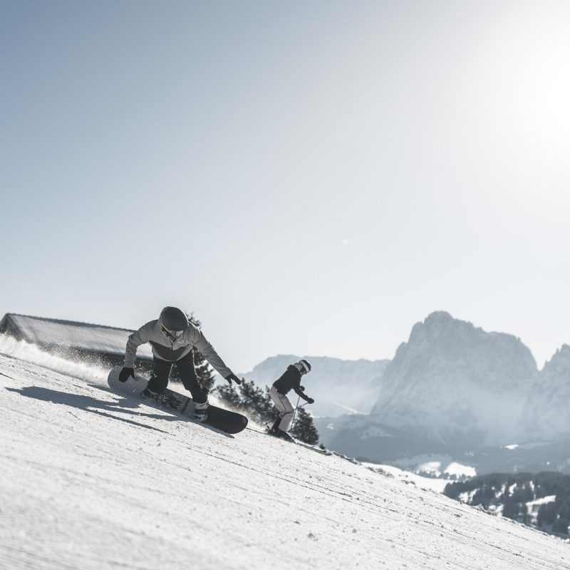 Skiurlaub Seiser Alm Dolomiten Winter Skigebiet Seis Schlern Pisten Familie Kinder Schnee Langlauf Rodeln snowboard (8) Skiurlaub Seiser Alm Dolomiten Winter Skigebiet Seis Schlern Pisten Familie Kinder Schnee Langlauf Rodeln snowboard (8)